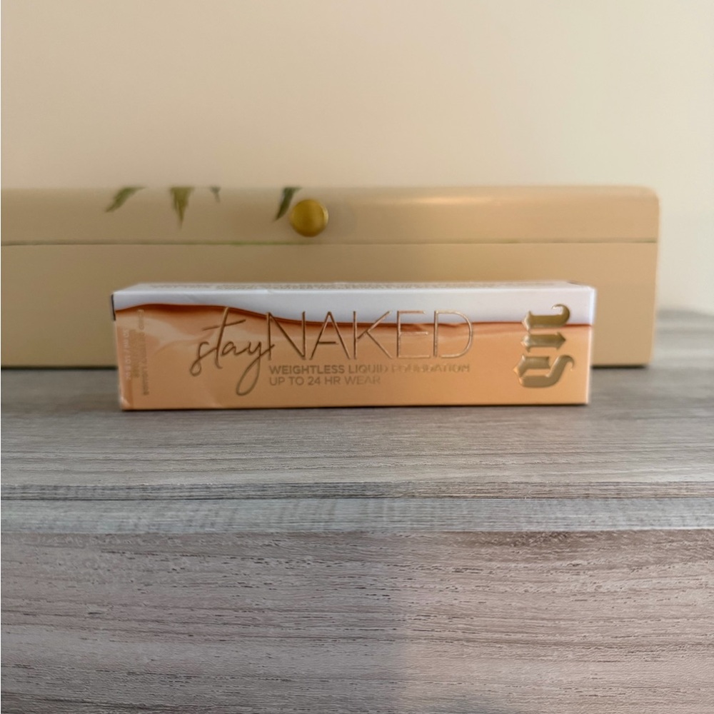 Urban Decay Stay Naked Foundation in Warm Beige
